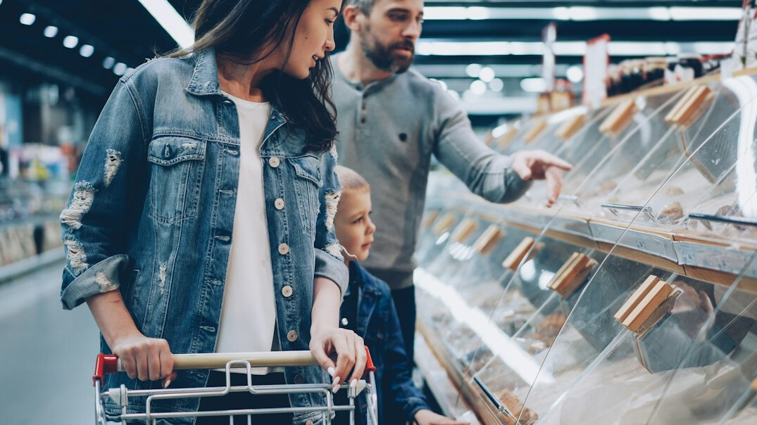 customer mirror supermarket