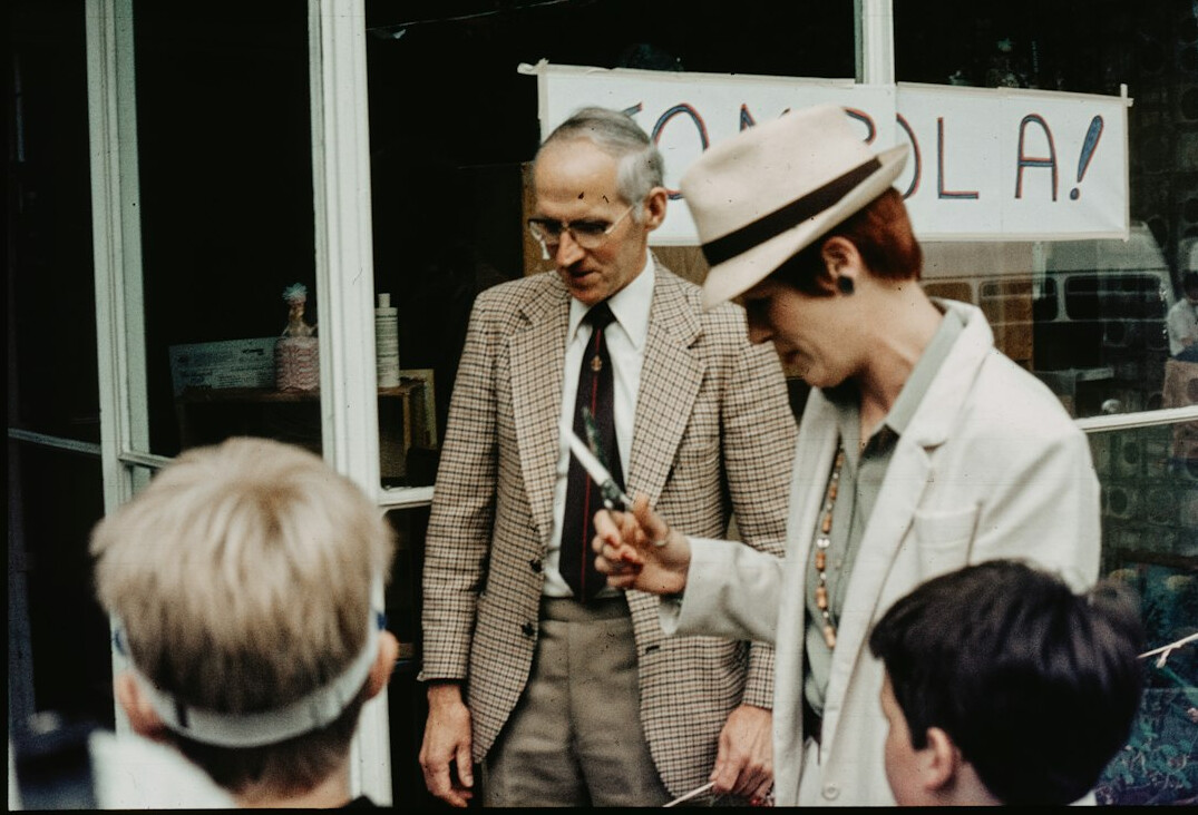 detective discussing case